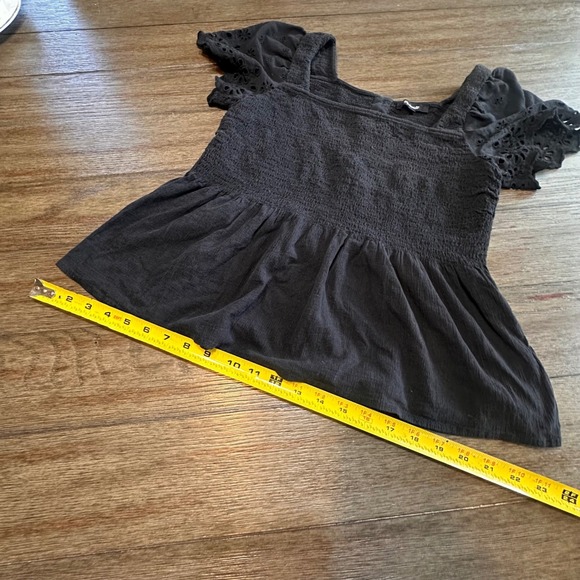 Madewell Womens Top M Black Eyelet Flutter Sleeve Smocked Peplum Blouse - Picture 7 of 11